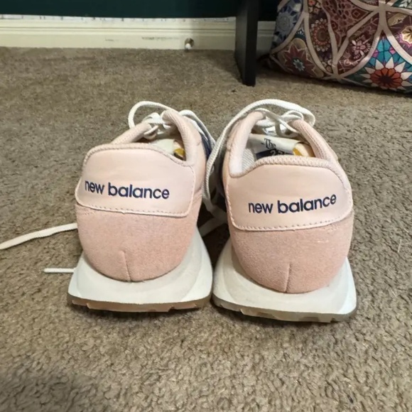 New Balance 237 - Picture 2 of 4